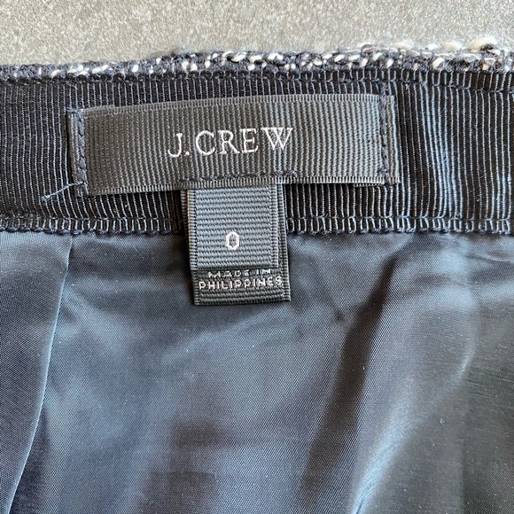 J Crew Fitted Flair Black/White Tweed Skirt, size 0 - Picture 3 of 7